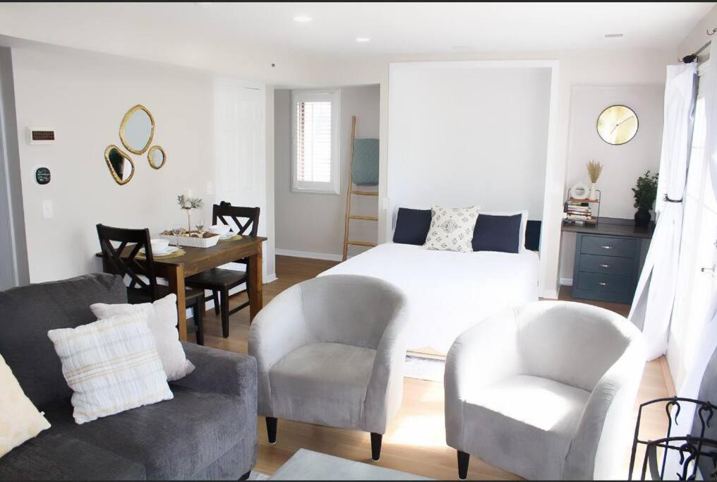 Cozy French Style Villa- 3 Bed-Casino-Pools-Jacuzzi Норич Екстериор снимка